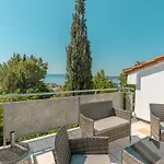 Aurora Hotel 3*