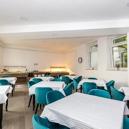 Aurora Hotel 3*