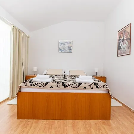 Aurora Hotel 3*