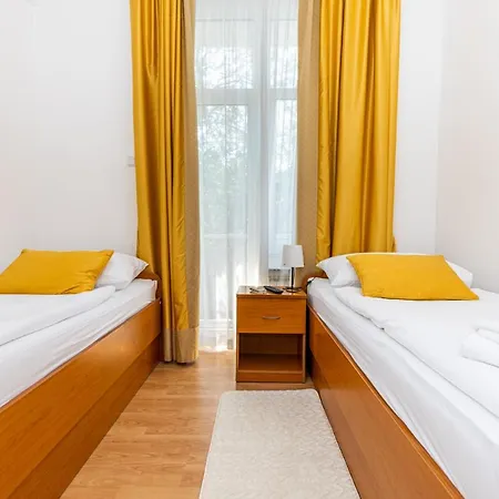 Hotel Aurora 3*