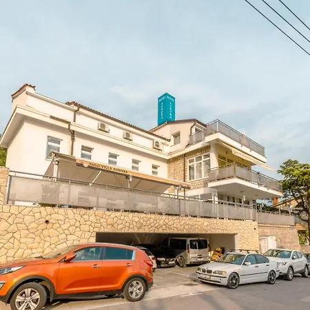 Hotel Aurora 3*