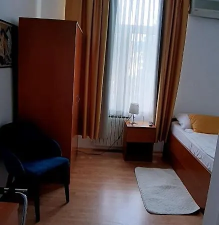 Aurora Hotel 3*