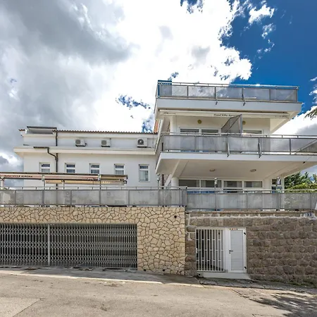 Aurora Hotel 3*