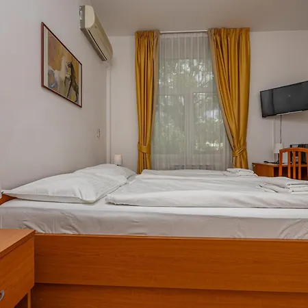 Aurora Hotel 3*