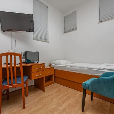 Hotel Aurora 3*