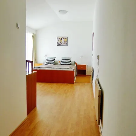 Aurora Hotel 3*