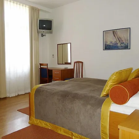 Hotel Aurora 3*