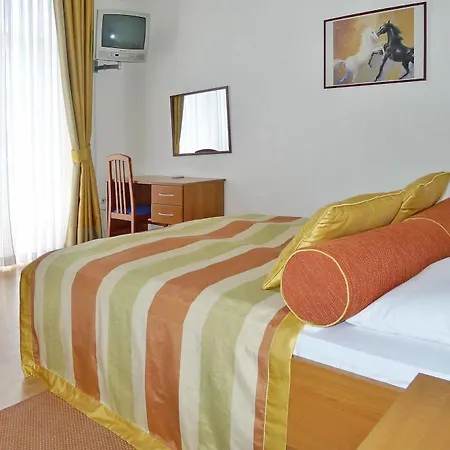 Aurora Hotel 3*