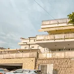 Aurora Hotel
