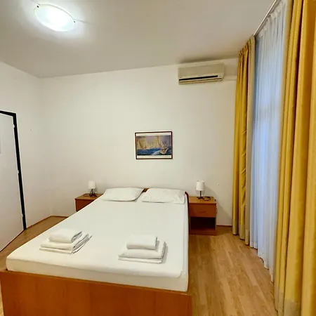 Hotel Aurora 3*